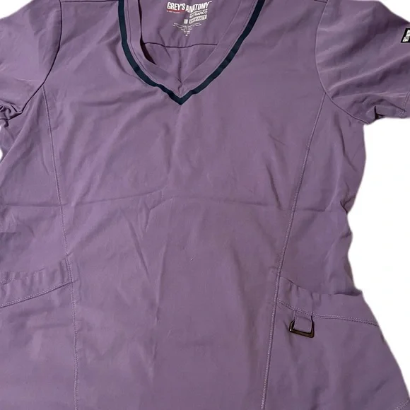 Gray’s Anatomy Impact Harmony Top - Picture 5 of 5